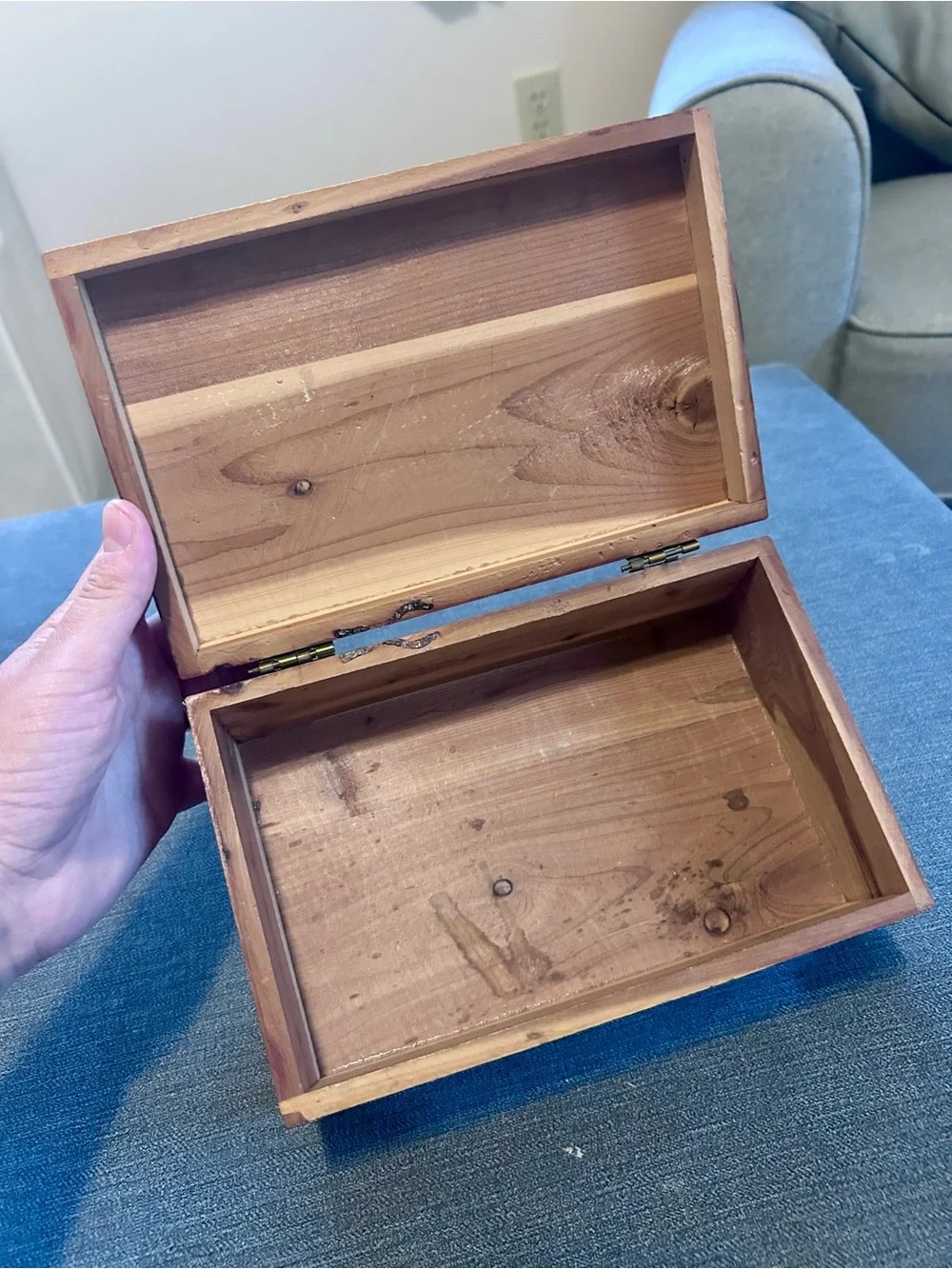 Vintage Aromatic Cedar Wood Trinket Box Carved Lid 8